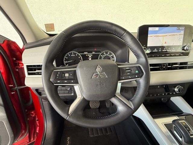 Vehicle image 21 of 29
