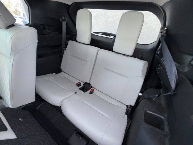 Vehicle image 19 of 29