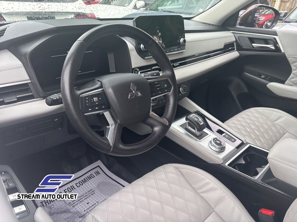 Vehicle image 20 of 32