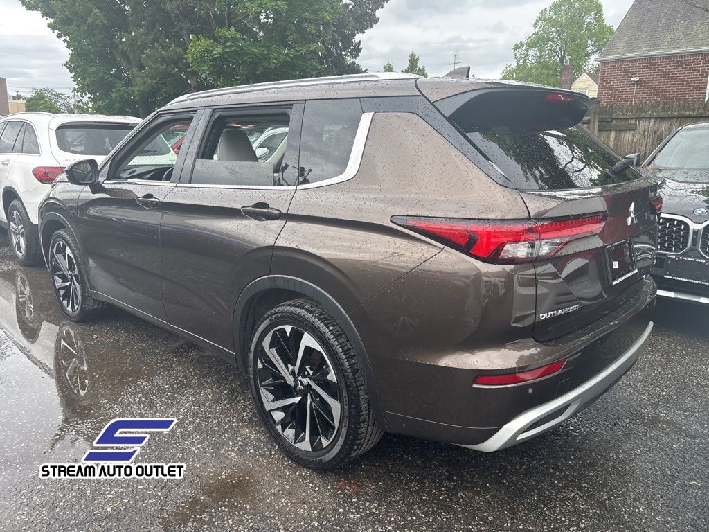 Vehicle image 6 of 32