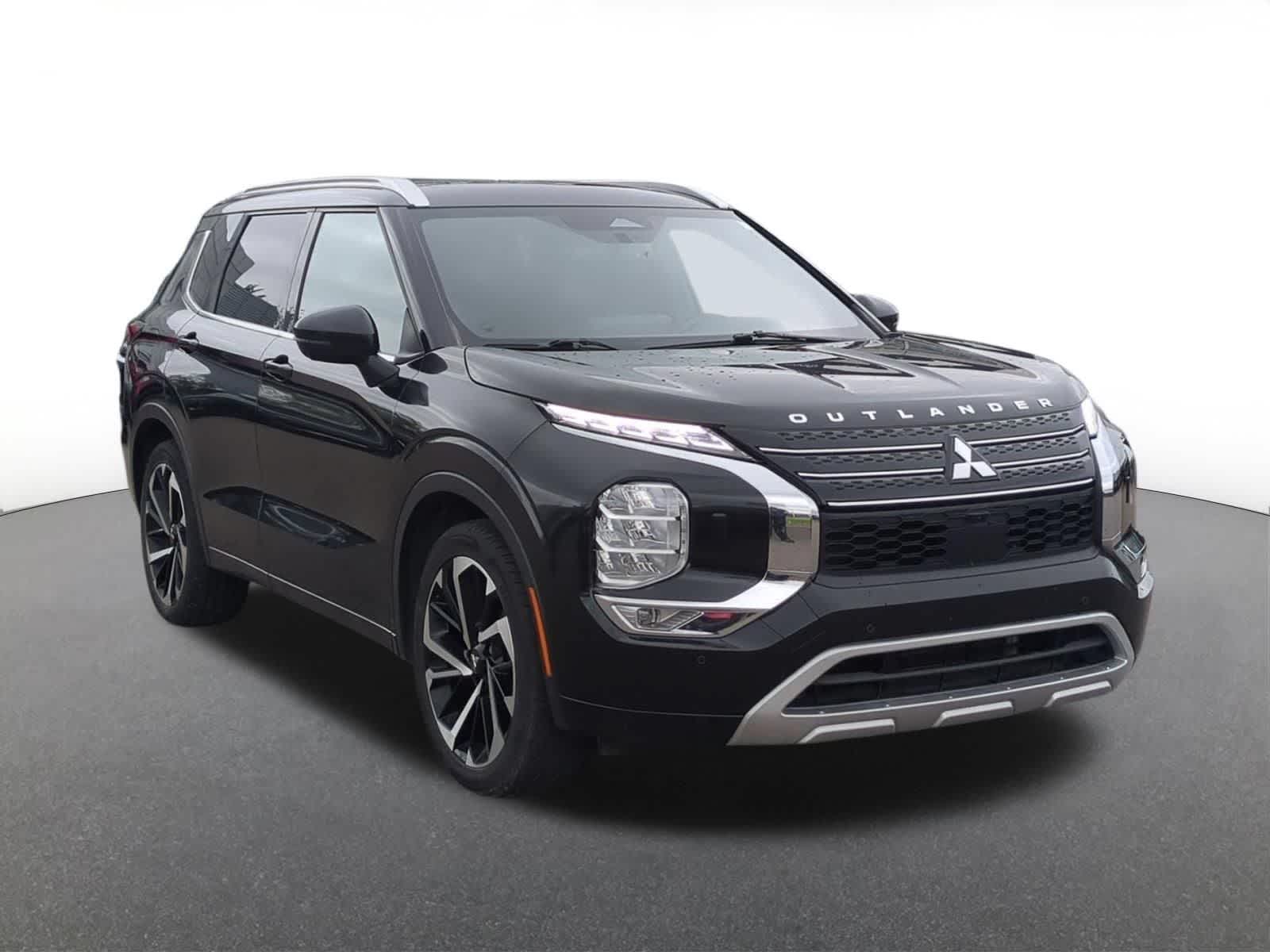 2022 Mitsubishi Outlander SEL Image 3 of 37