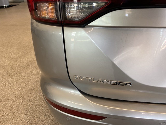 Vehicle image 8 of 38