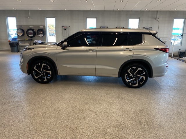 Vehicle image 6 of 38