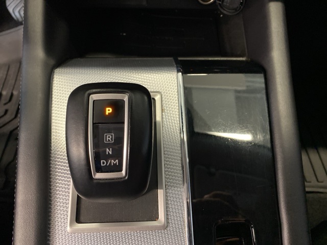 Vehicle image 23 of 38