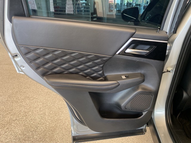 Vehicle image 31 of 38