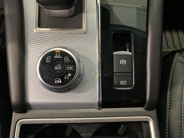 Vehicle image 24 of 38