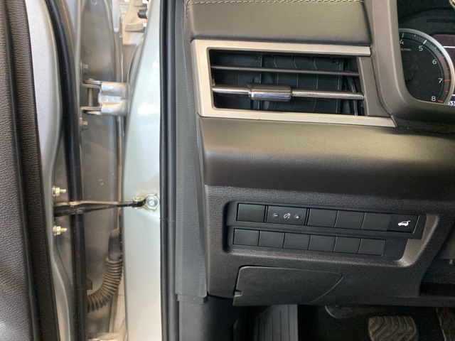 Vehicle image 10 of 38