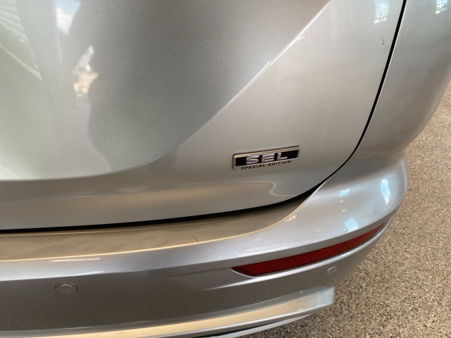Vehicle image 7 of 38