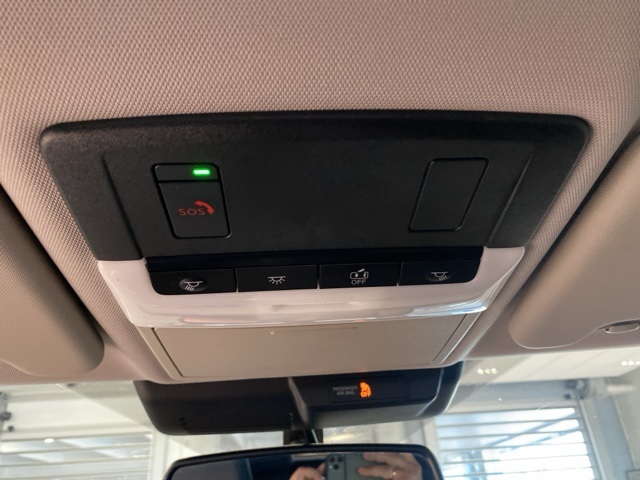 Vehicle image 16 of 38