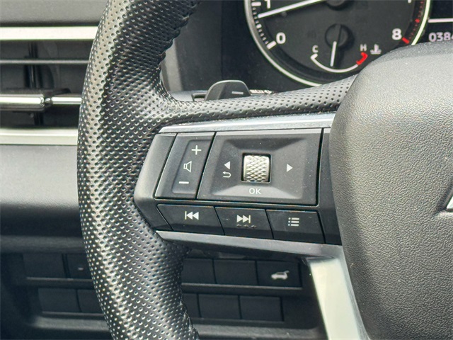 Vehicle image 47 of 49