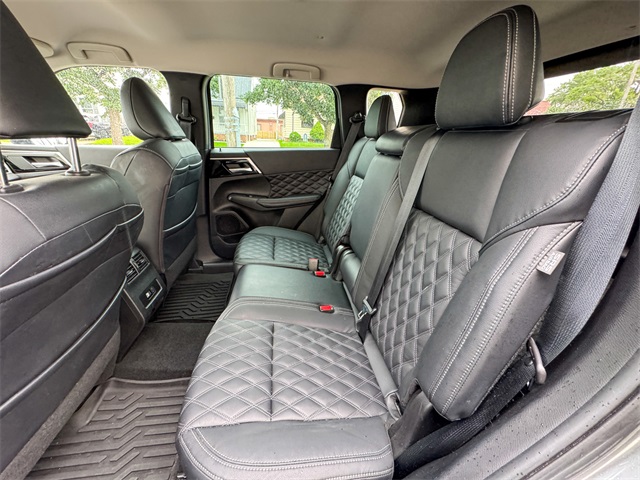 Vehicle image 15 of 49