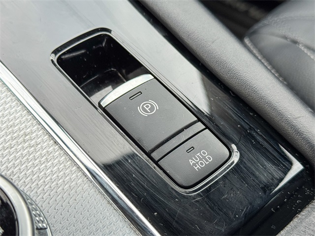 Vehicle image 37 of 49