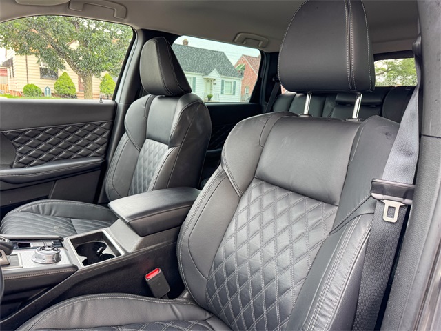 Vehicle image 14 of 49