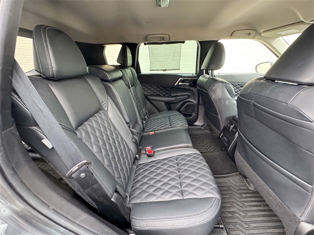 Vehicle image 16 of 49