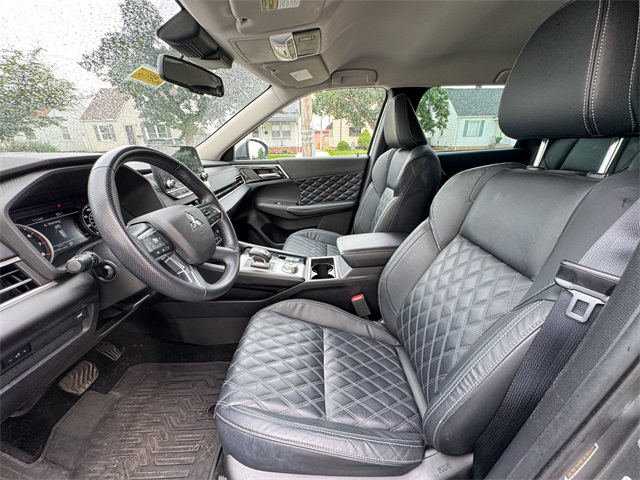 Vehicle image 18 of 49