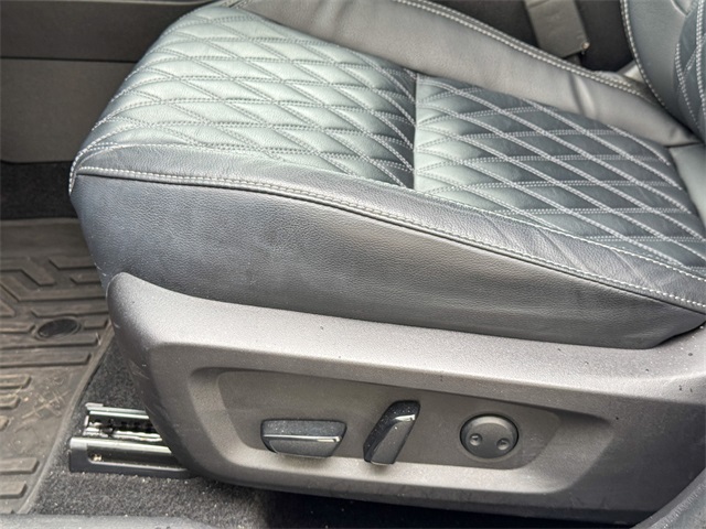 Vehicle image 48 of 49