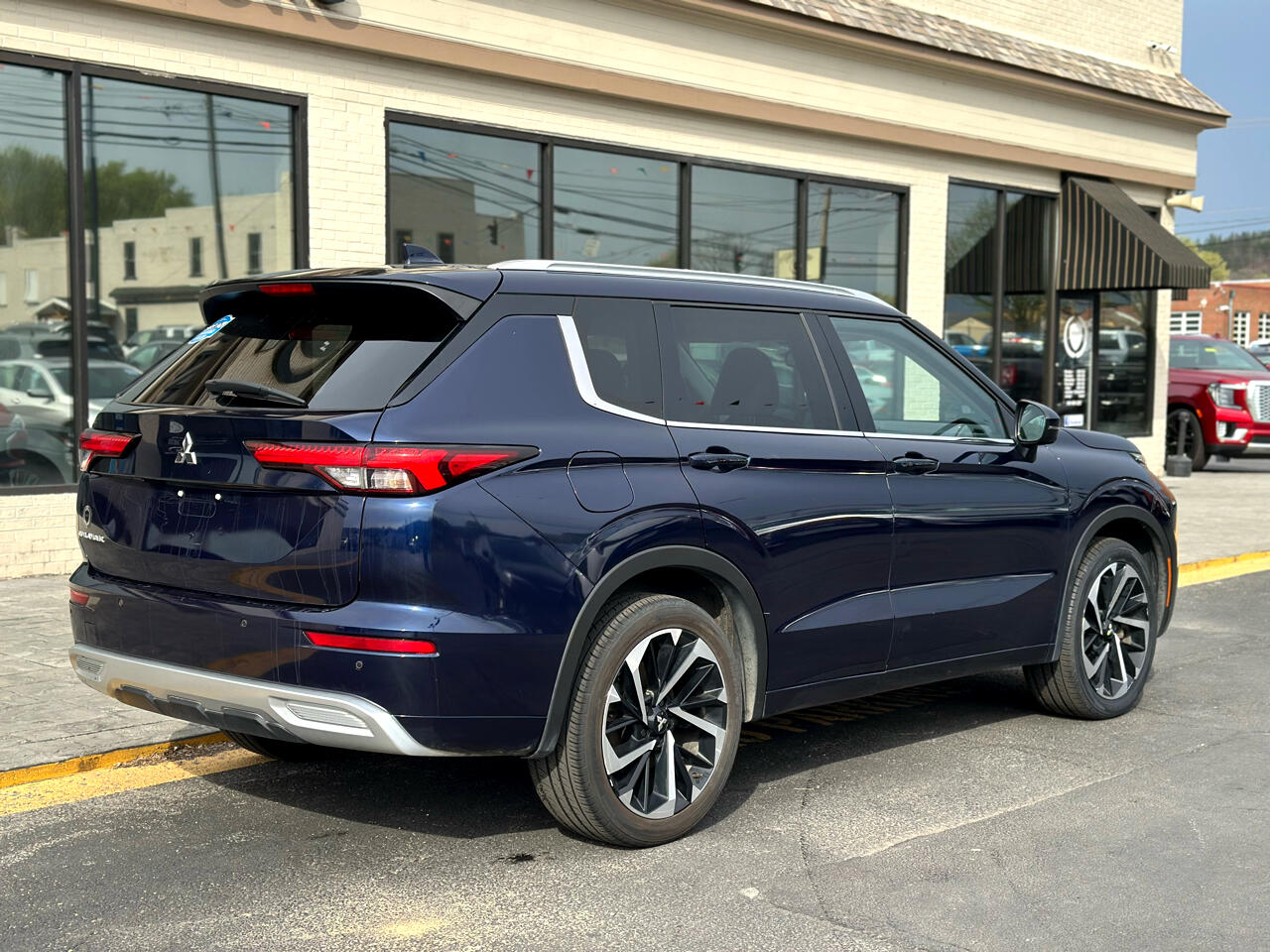 Vehicle image 4 of 16