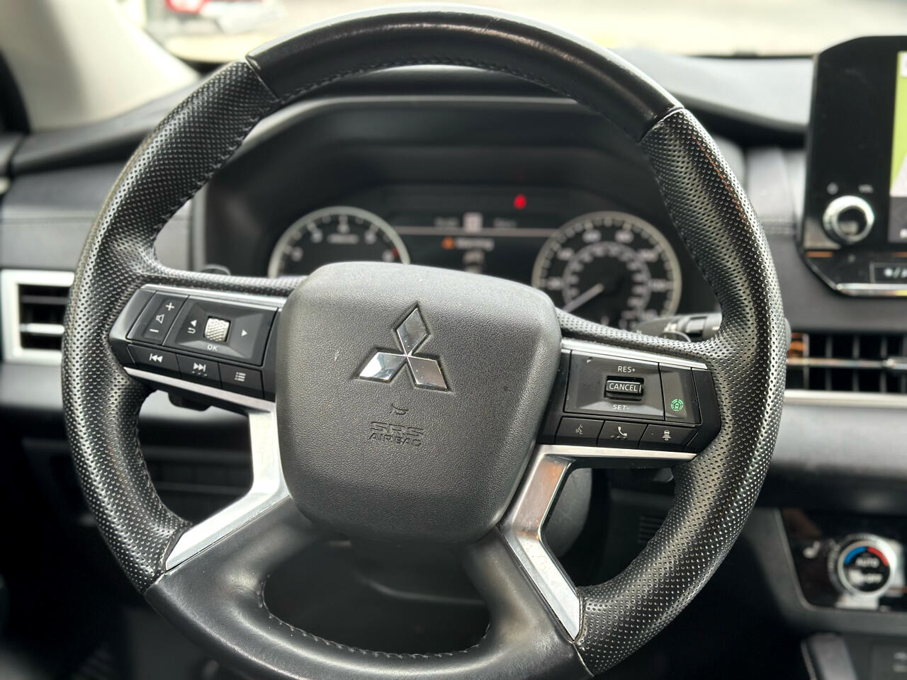Vehicle image 9 of 16