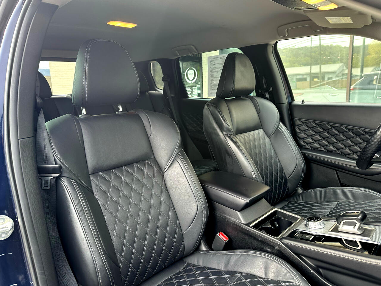 Vehicle image 10 of 16