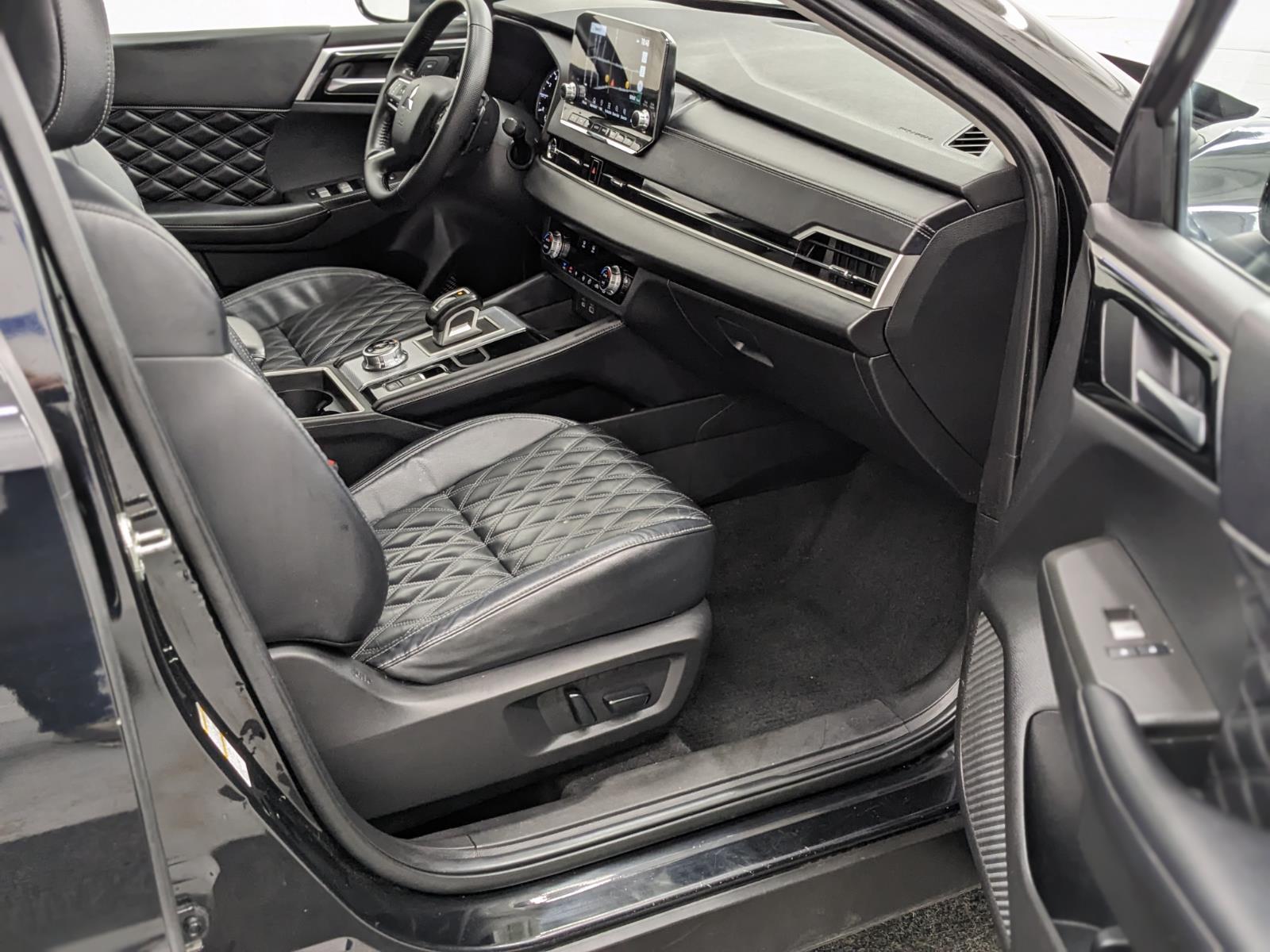 Vehicle image 18 of 31