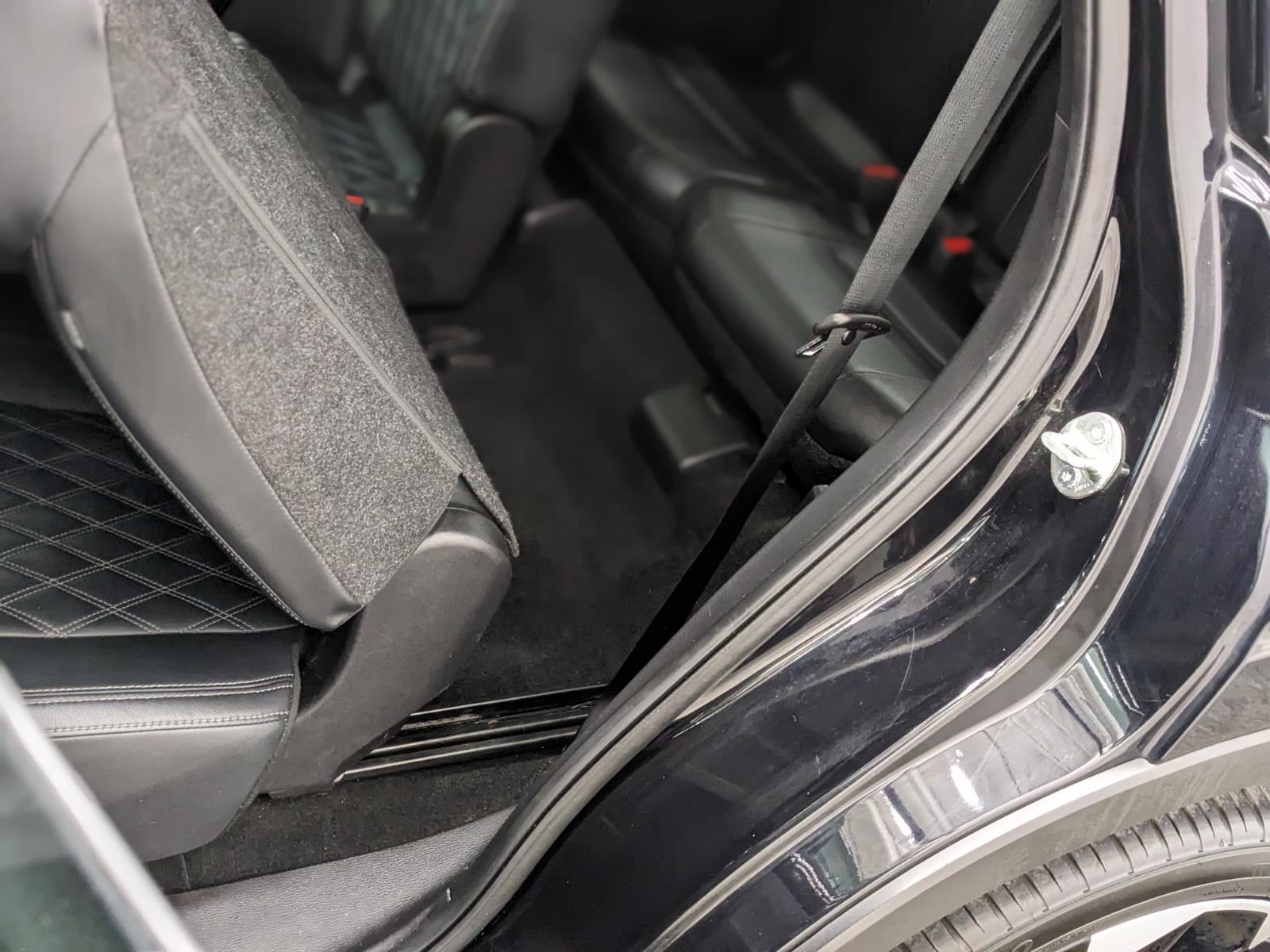 Vehicle image 26 of 31