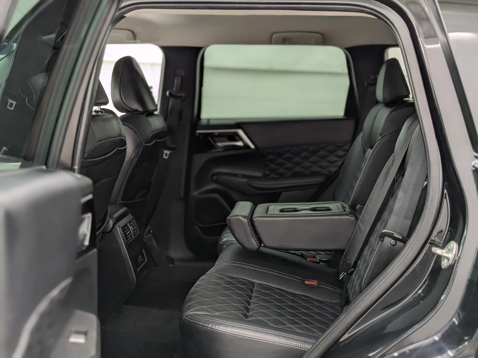 Vehicle image 13 of 31