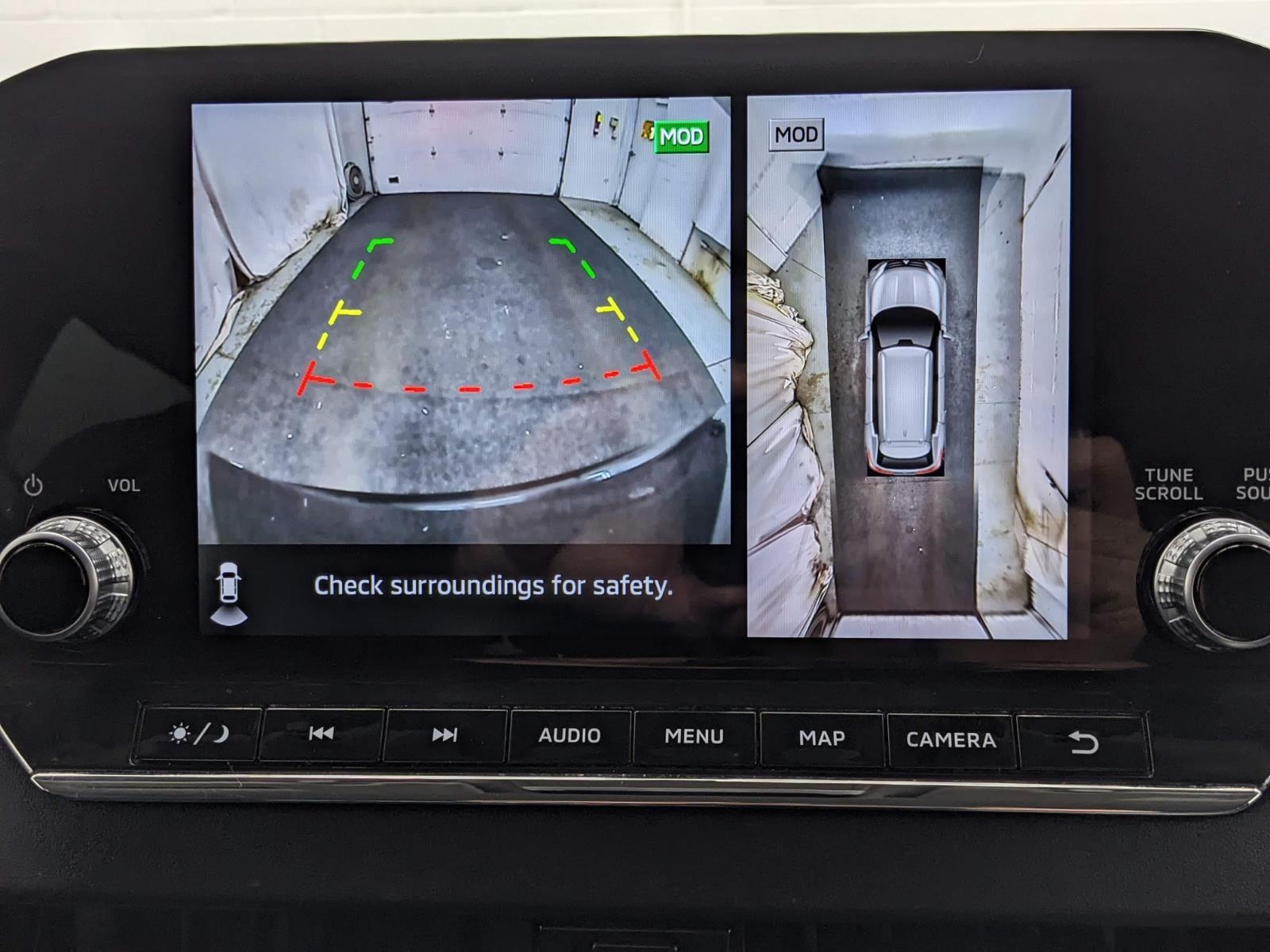 Vehicle image 10 of 31