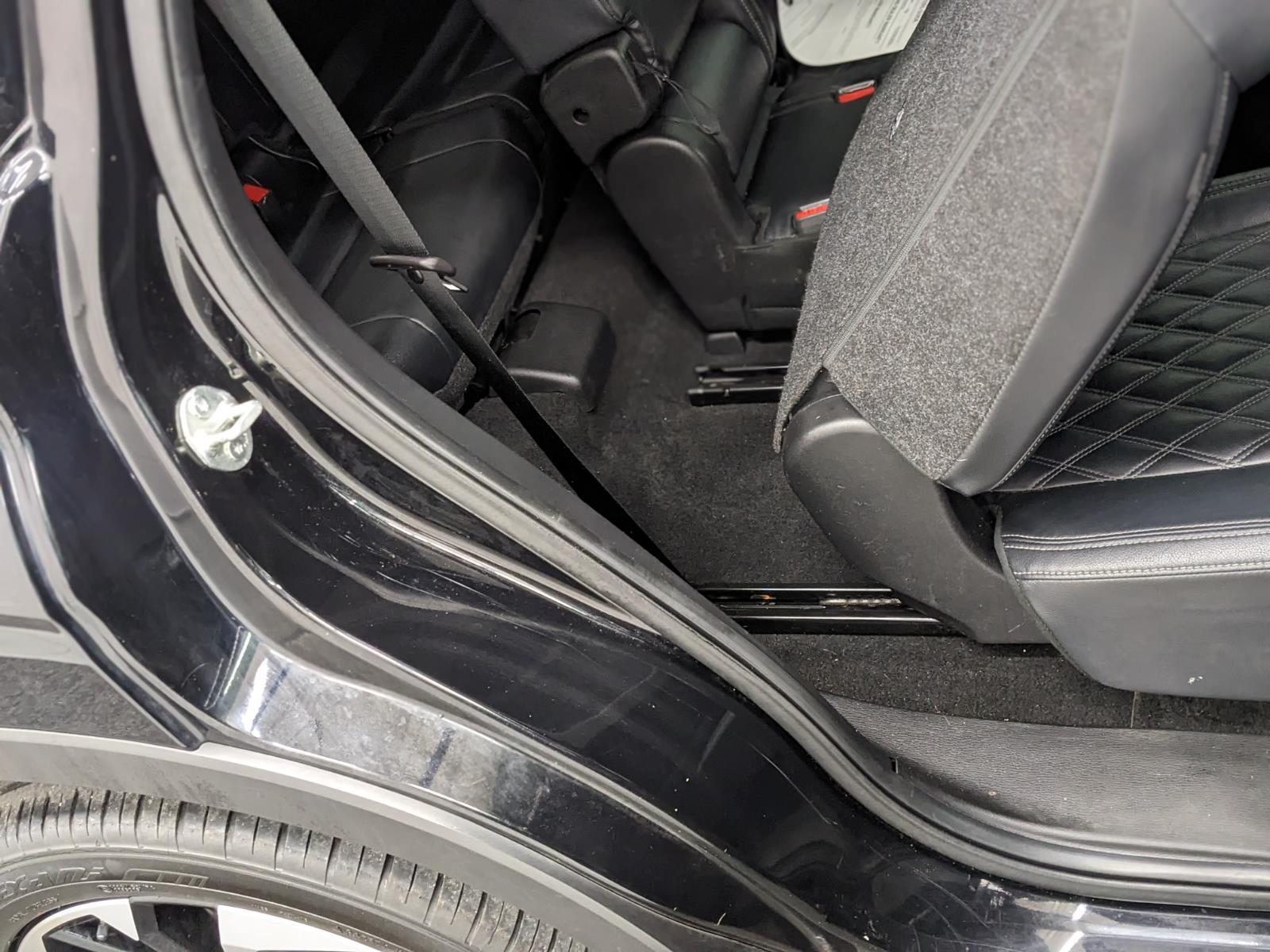 Vehicle image 23 of 31