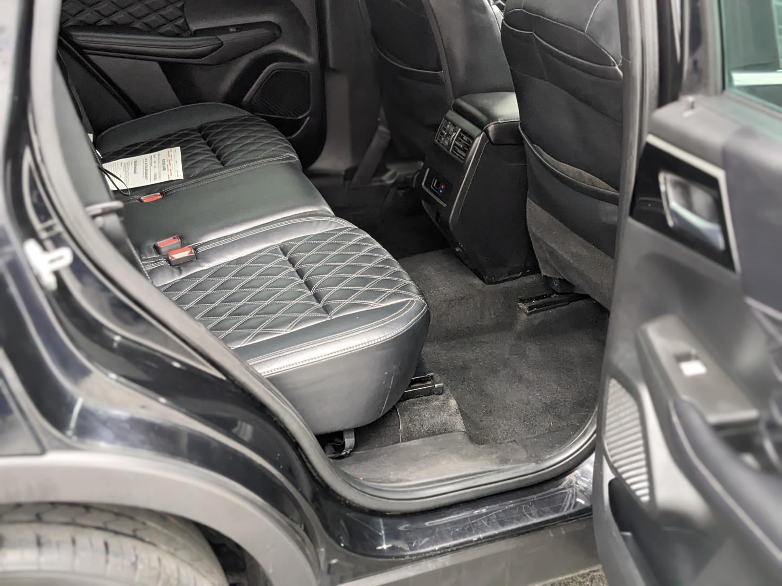 Vehicle image 20 of 31