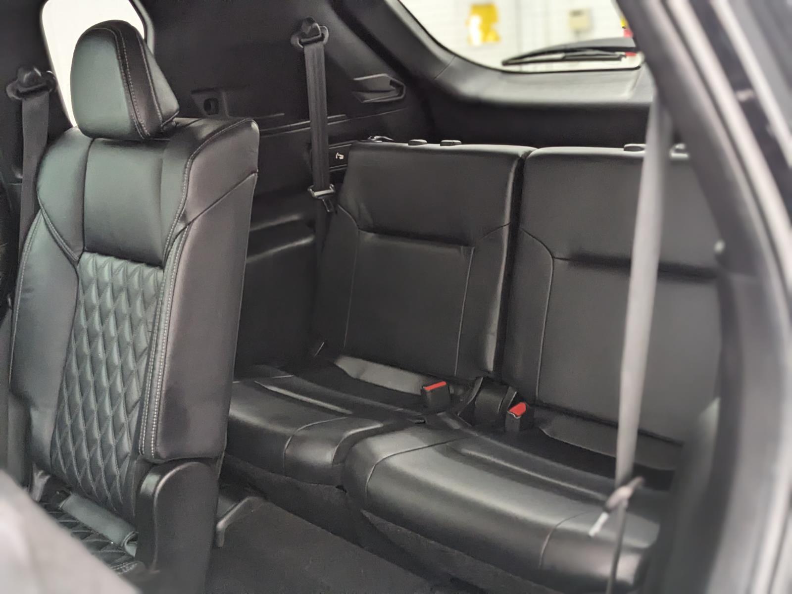 Vehicle image 14 of 31