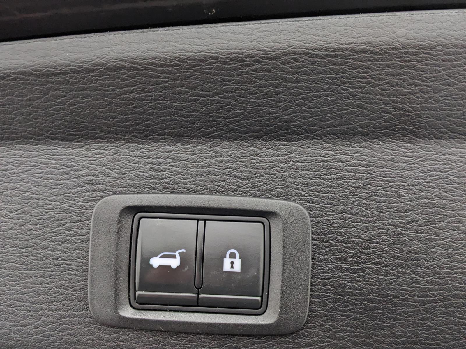 Vehicle image 16 of 31
