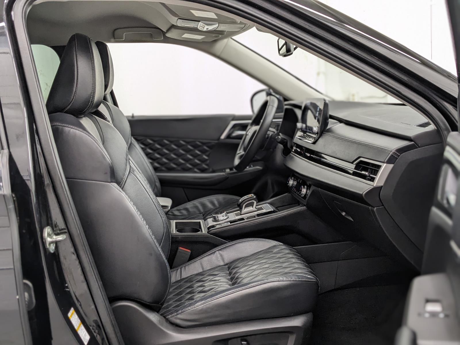 Vehicle image 19 of 31