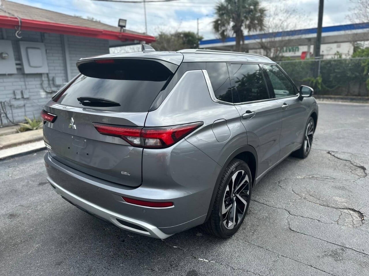 Vehicle image 8 of 50