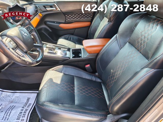 2022 Mitsubishi Outlander SEL Special Edition Image 3 of 31