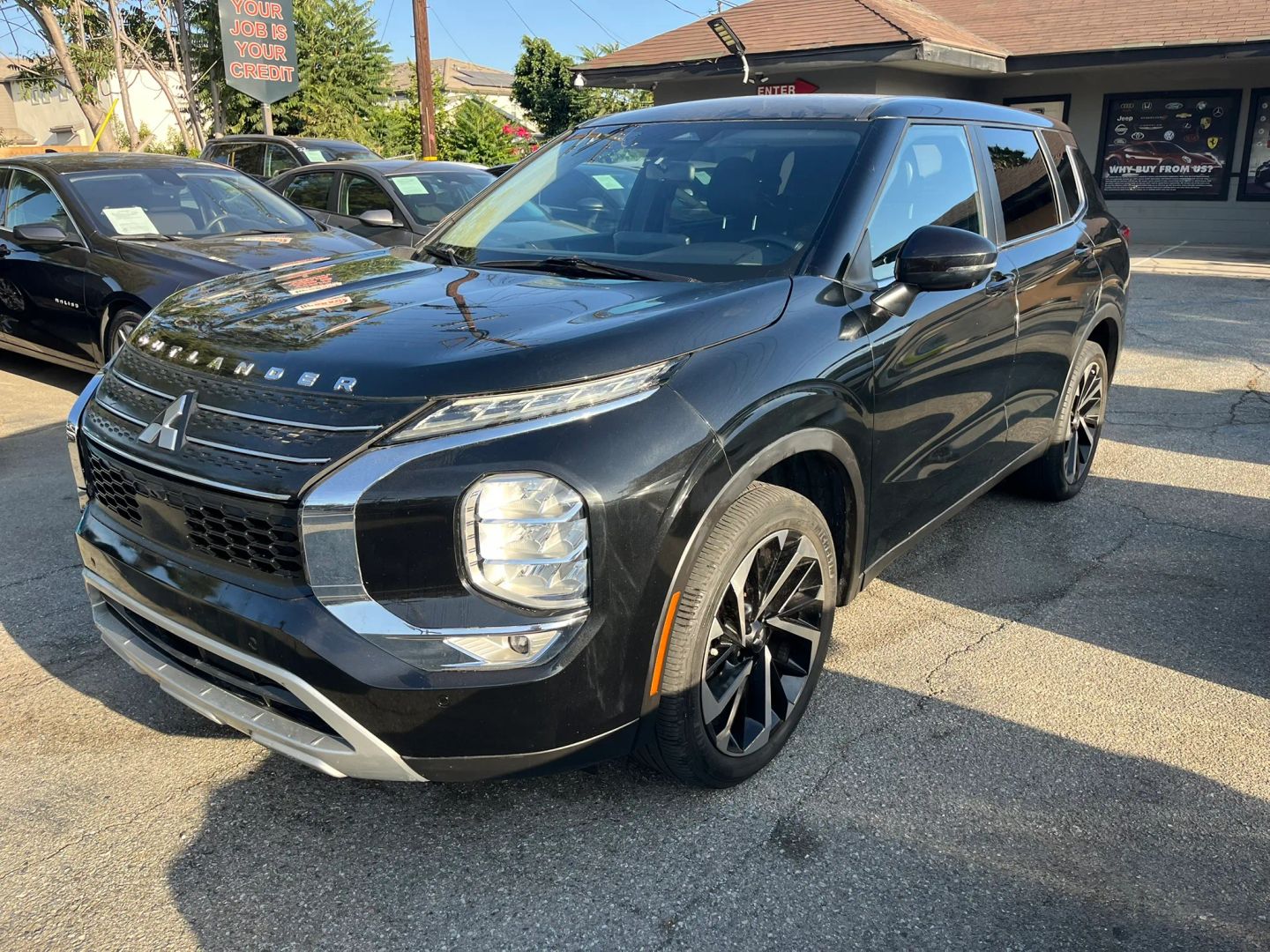2022 Mitsubishi Outlander SE Launch Edition Image 1 of 20