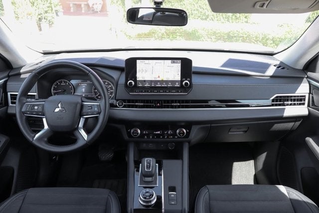 Vehicle image 17 of 42
