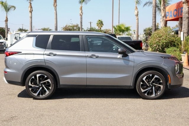 Vehicle image 5 of 42