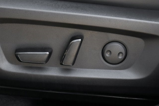 Vehicle image 15 of 42