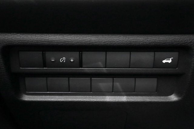 Vehicle image 26 of 42