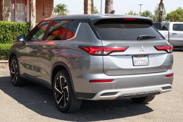 Vehicle image 8 of 42