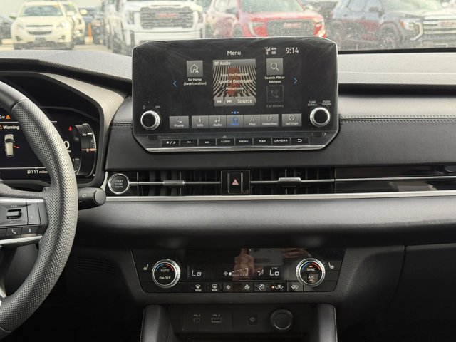 Vehicle image 18 of 32