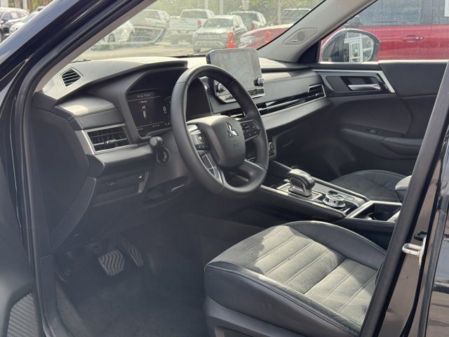 Vehicle image 12 of 32