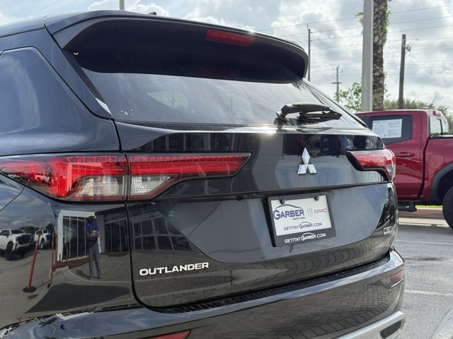 Vehicle image 26 of 32