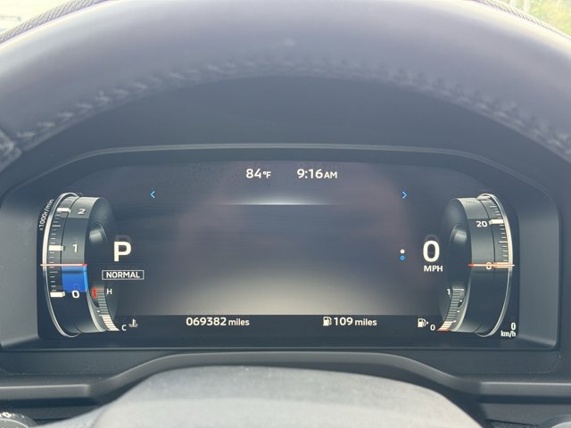 Vehicle image 16 of 32