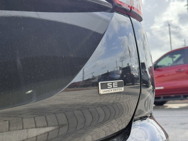 Vehicle image 7 of 32