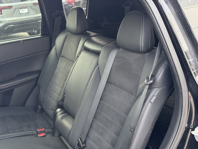 Vehicle image 9 of 32