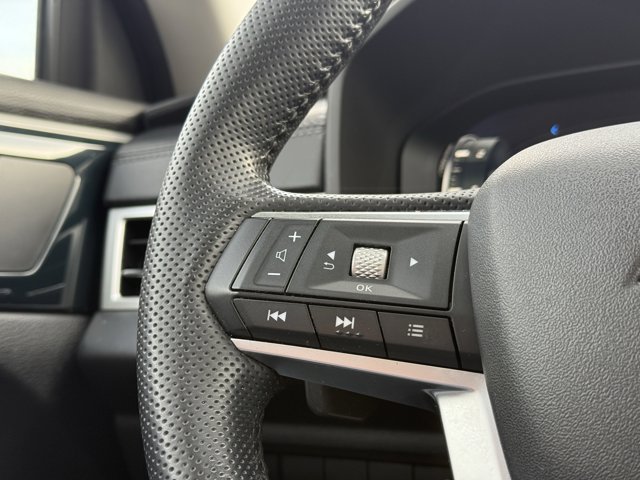 Vehicle image 22 of 32