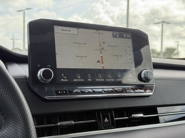 Vehicle image 17 of 32