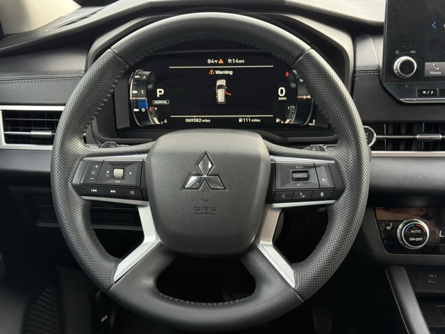 Vehicle image 30 of 32
