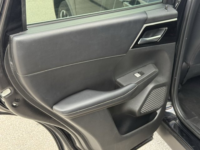 Vehicle image 20 of 32